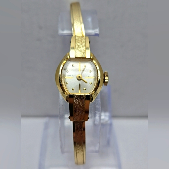 Womens Vintage 1965 Timex Cavatina Manual Watch Yellow Florentine Bangle Runs - Picture 1 of 11